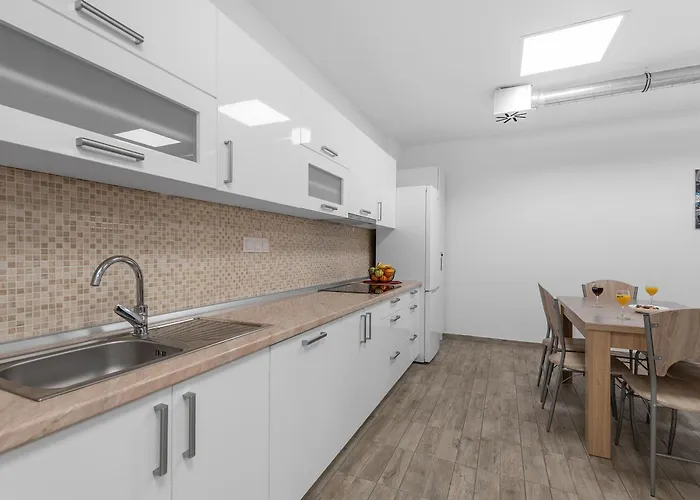 Hostel Shared In - Bunk Bed *